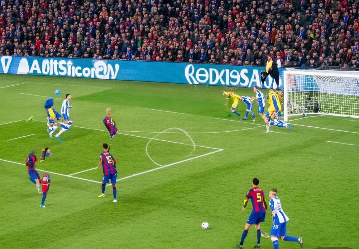 2018巴塞罗那VS小保加：控球反击巅峰对决精彩回顾(图1)