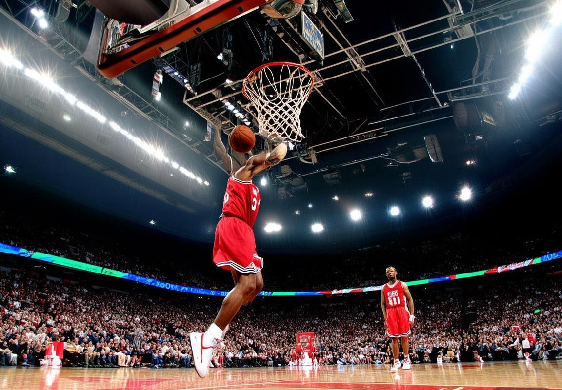 2004年NBA季后赛：魔术与热火经典对决回顾(图4)